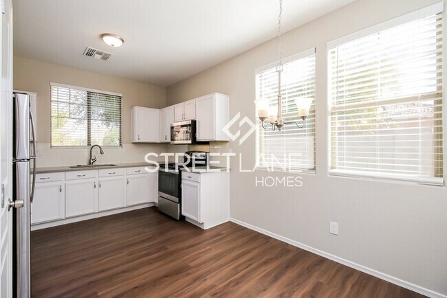 Building Photo - Now offering first full month free!!