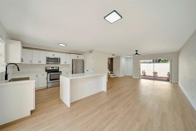 Foto del edificio - 8769 SW 137th Ave