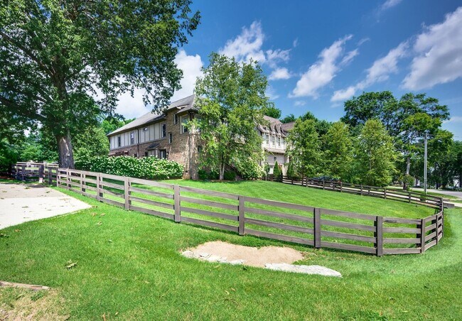 Foto del edificio - Stunning 4BE/3.5BA home in the heart of Gr...