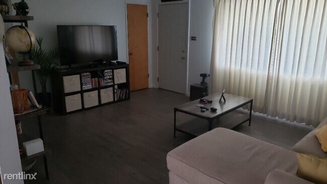 Building Photo - 3 br, 1 bath House - 2041 Sherry Dr.