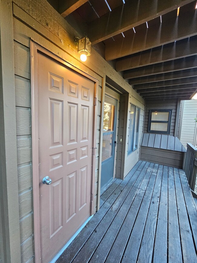 Building Photo - 945 Moorings Dr