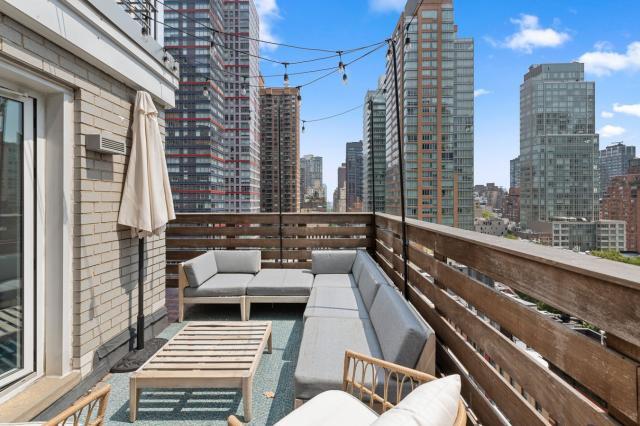 Building Photo - 2 bedroom in NEW YORK NY 10022