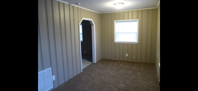 Building Photo - 10706 Hickman Mills Dr