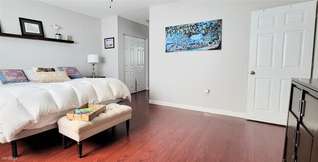 Foto del edificio - 4 br, 2.5 bath House - 8760 SW 213th Ln