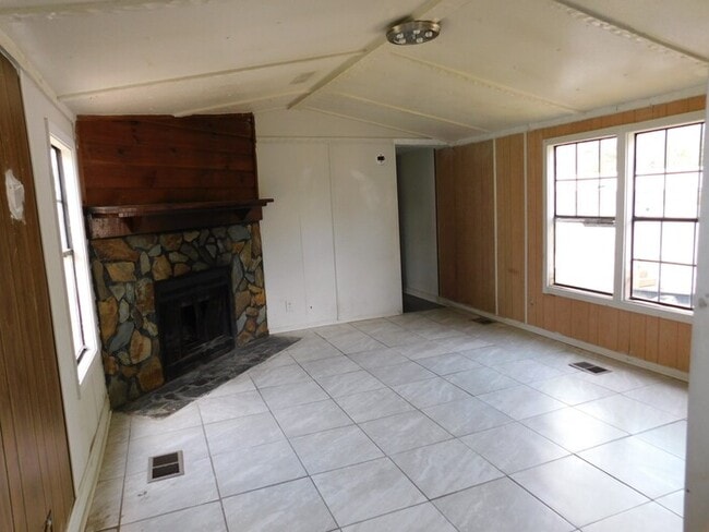Building Photo - 2263 Stanley Rd