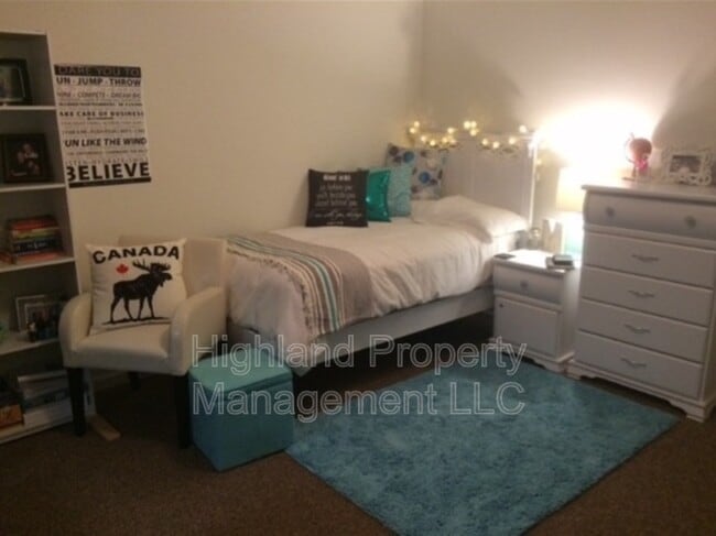 Building Photo - 530 NE Stadium Way