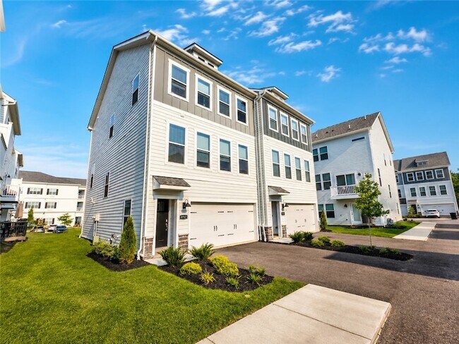 Foto del edificio - 9717 Hopkins St