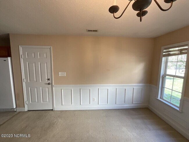 Building Photo - 222 Lee Rogers Rd