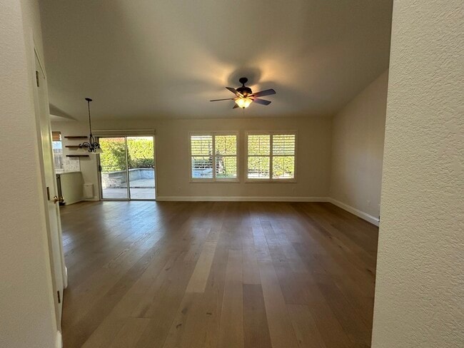 Foto del edificio - 248 Summer Grove Cir
