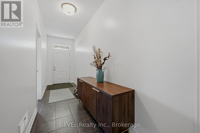 Building Photo - 39 Pierpoint Dr