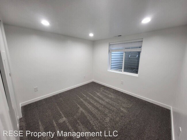 Building Photo - 2 br, 1 bath House - 22 E 425 N Downstairs