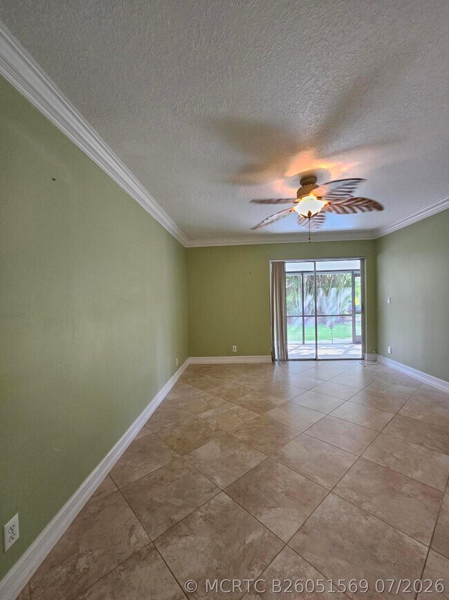 Foto del edificio - 7526 Pinewalk Dr S