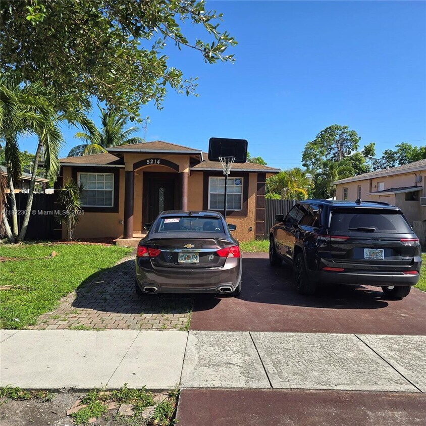Foto principal - 5214 Wiley St