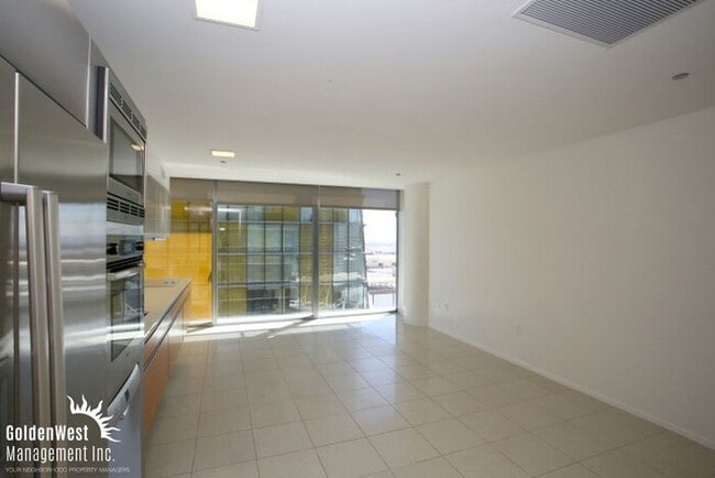 Building Photo - State of the Art Studio at Veer Towers in City Center!