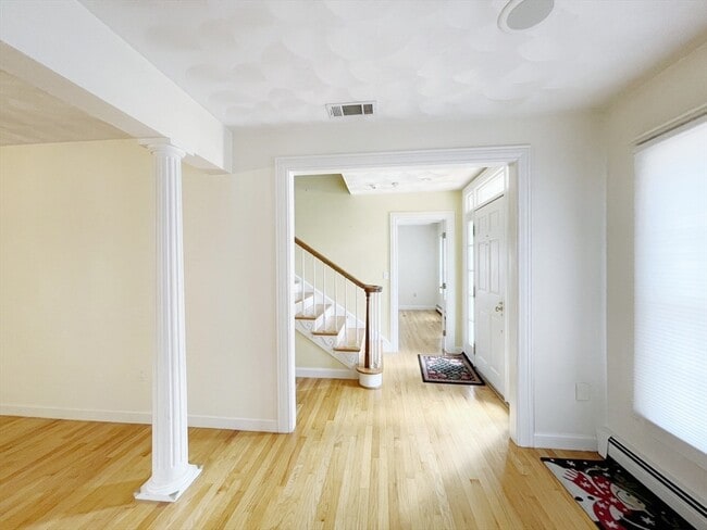 Building Photo - 24 Nugent Ln