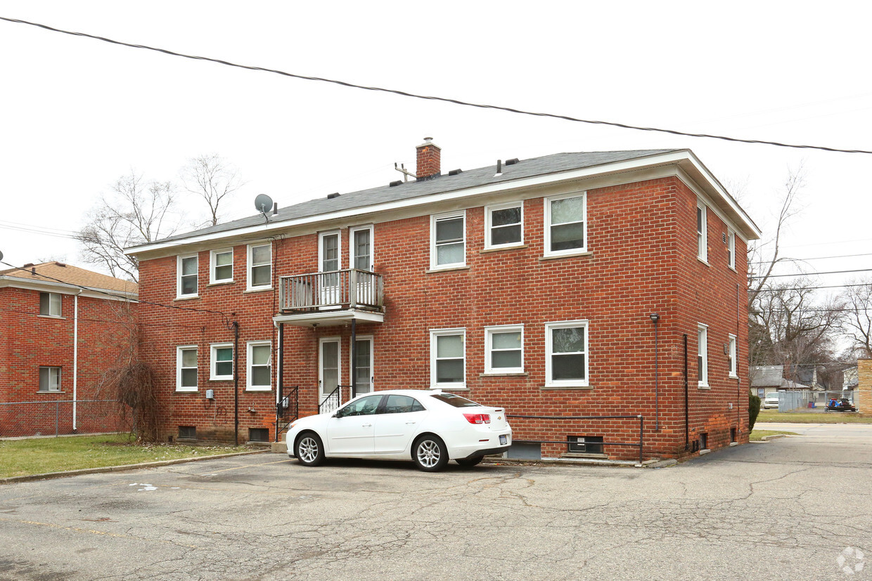 Building Photo - 19194-19212 Beech Daly Rd