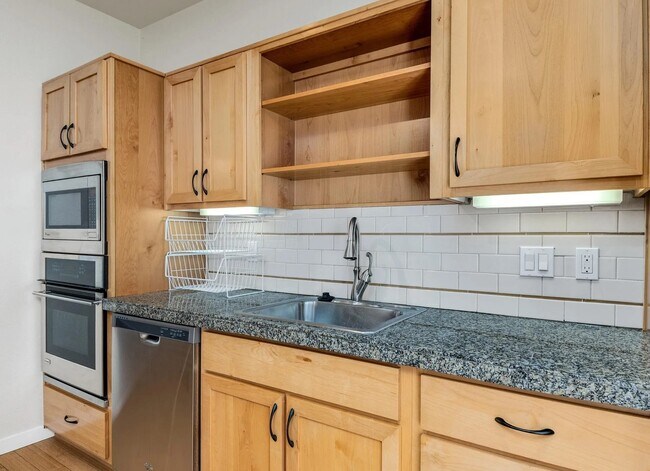 Foto del edificio - 4132 S Corbett Ave