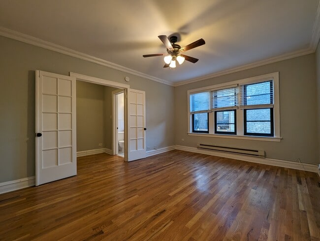 Building Photo - 4743 N Hermitage Ave