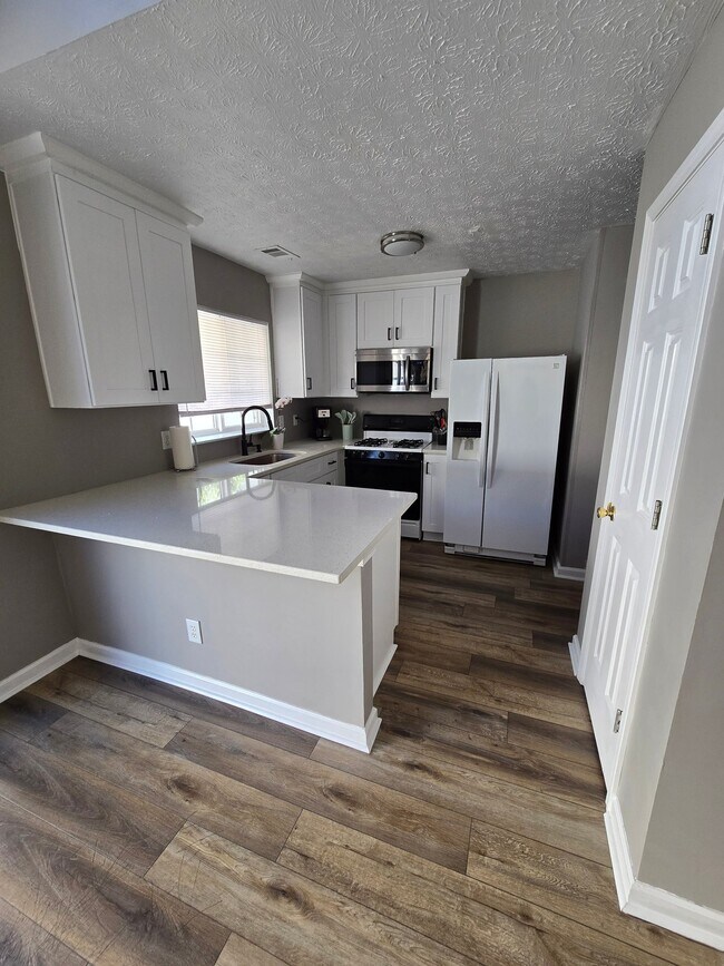 Foto del edificio - 231 Windcroft Ln NW