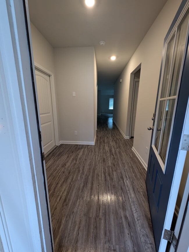 Foto del edificio - 13213 Fowler Dr