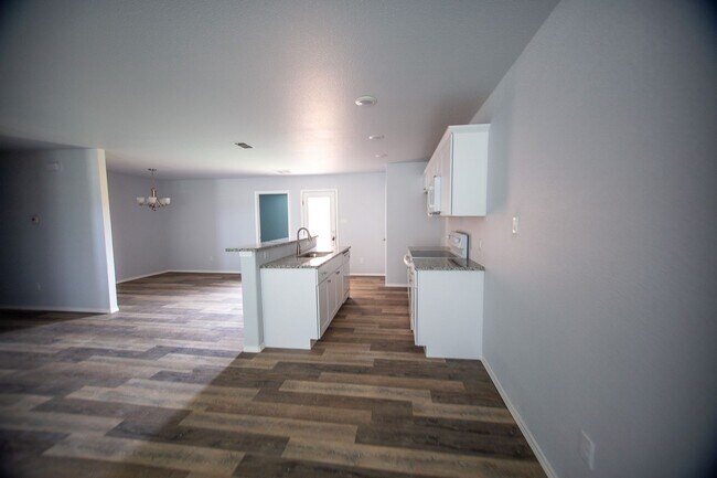 Foto del edificio - New Beginnings Start at AMRR: 3 Bedroom in Hill Valley!