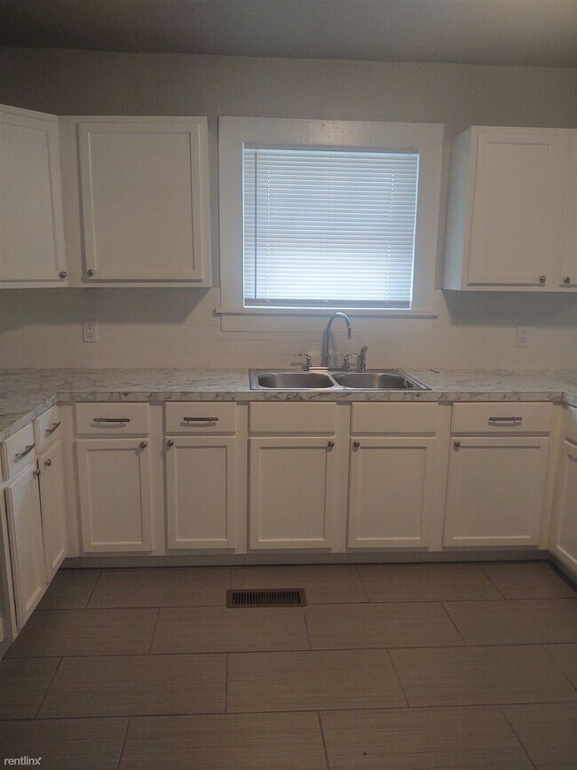 Foto del edificio - 3 br, 2 bath House - 721 Ward Street