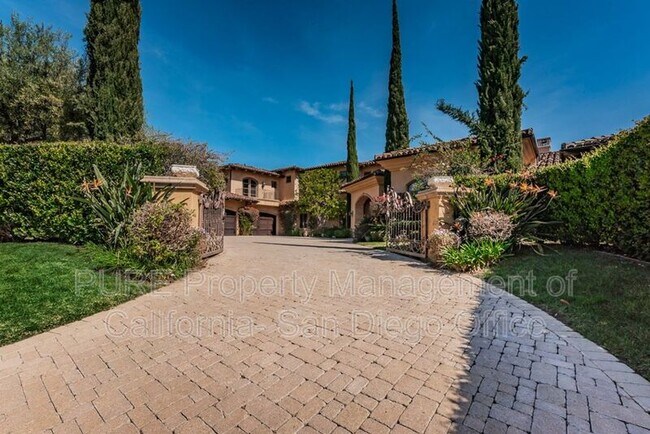 Building Photo - 14175 Biscayne Pl