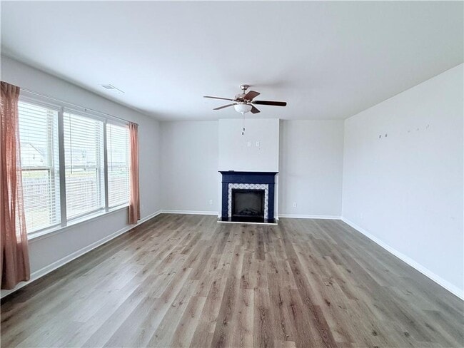 Foto del edificio - 409 McGinnis Cir