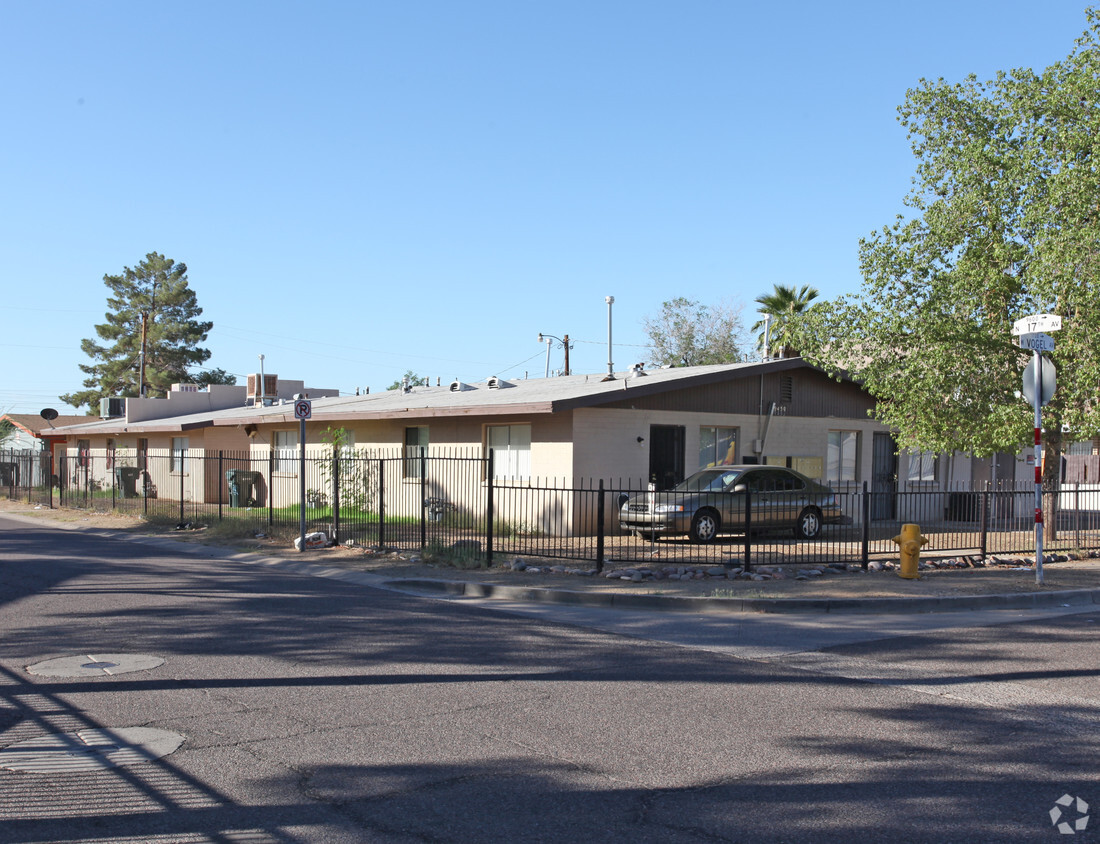 Primary Photo - 1701 W Vogel Ave