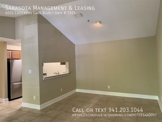 Foto del edificio - 4033 Crockers Lake Blvd