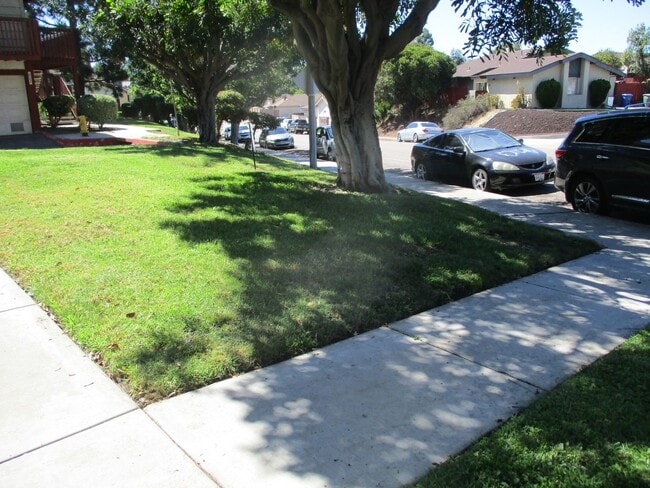 Building Photo - Desirable Chula Vista 2 Bedroom 2 Bath Condo!
