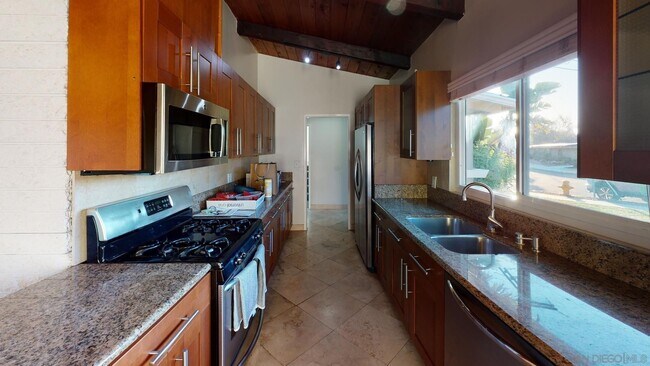 Foto del edificio - Large house on Prosperity! Private Yard! (...