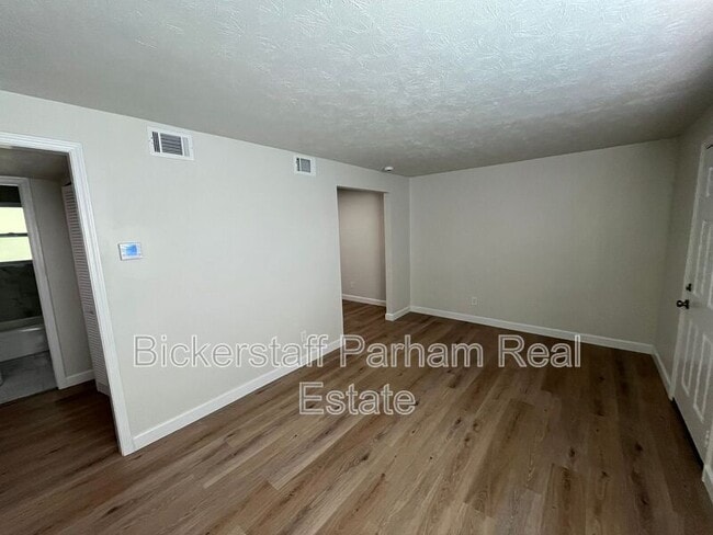 Building Photo - 1033 Adair Ave