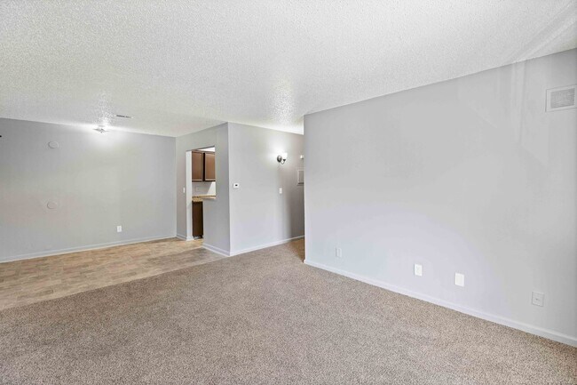Building Photo - The Jefferson l Classic 2-Bedroom