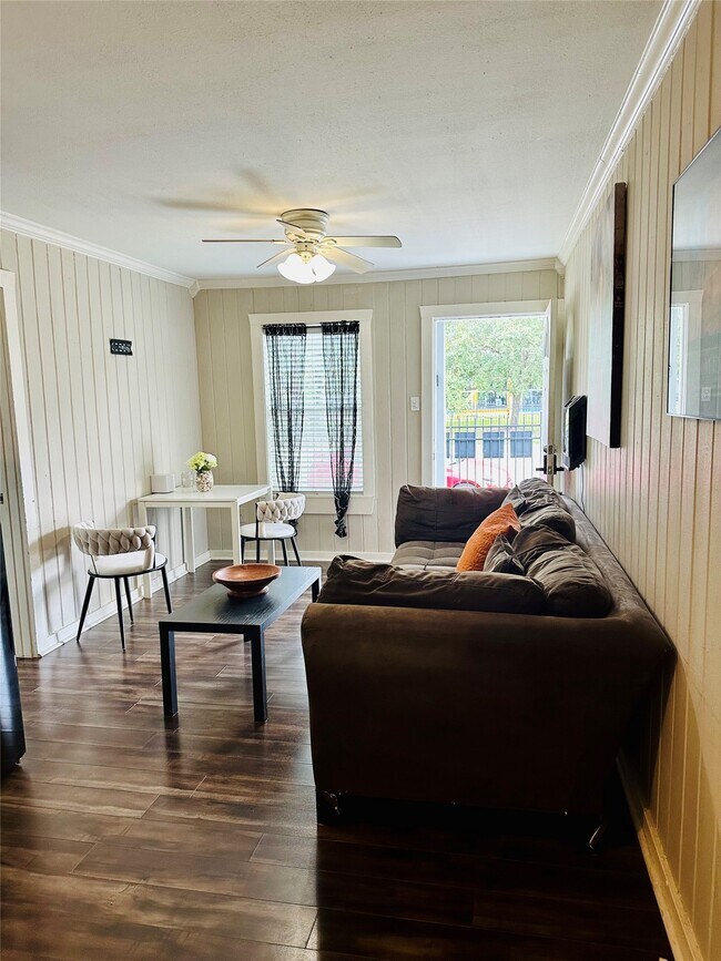 Foto del edificio - 4210 Ennis St