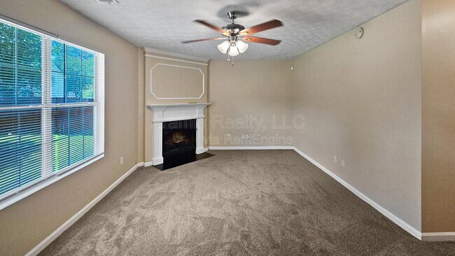 Foto del edificio - 4636 Forest Creek Ln