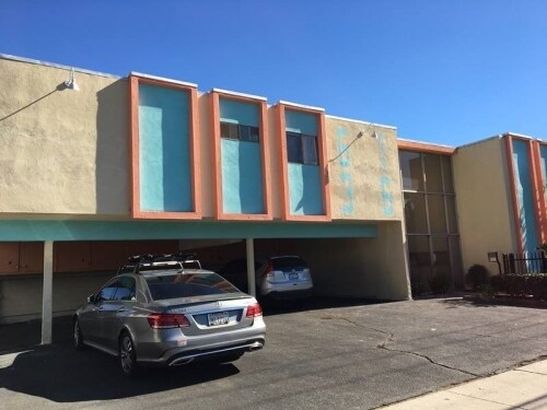 Foto del edificio - 6136 Fulton Ave
