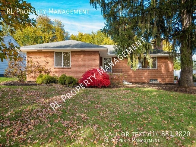 Building Photo - 3 bedroom 2 bathroom home with large backyard