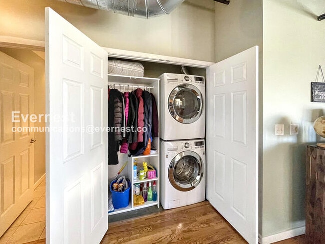 Foto del edificio - 3201 Shoshone St