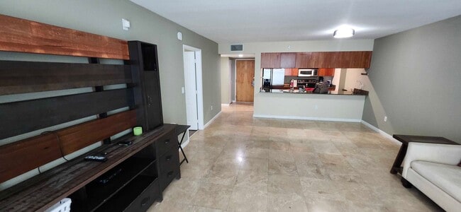 Building Photo - 1 Bed / 1 Bath with Bay Views – Partially ...