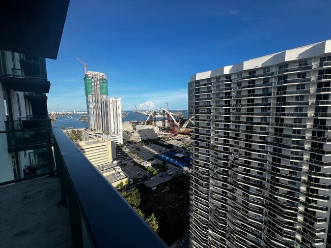 Foto del edificio - 1344 NE Miami Ct