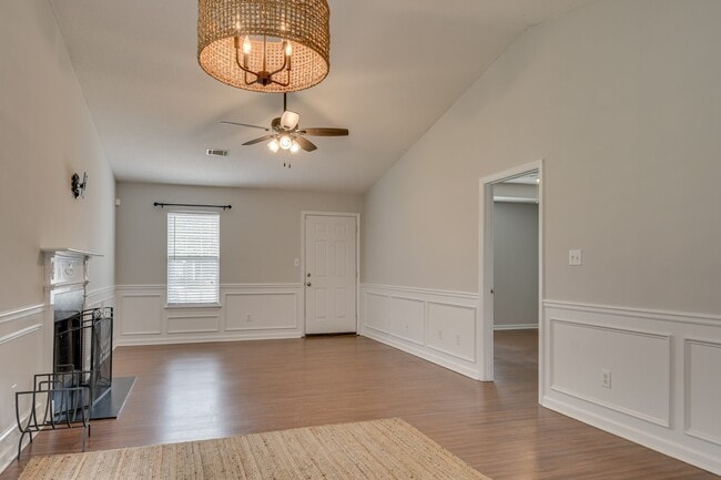 Building Photo - 2019 Hopetown Dr