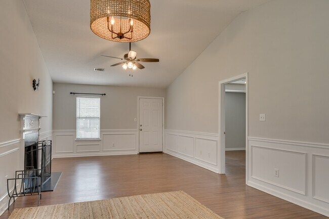 Foto del edificio - 2019 Hopetown Dr