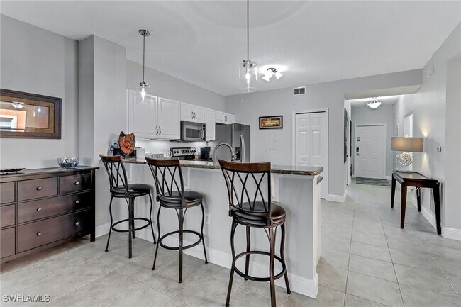 Foto del edificio - 10032 Heather Ln