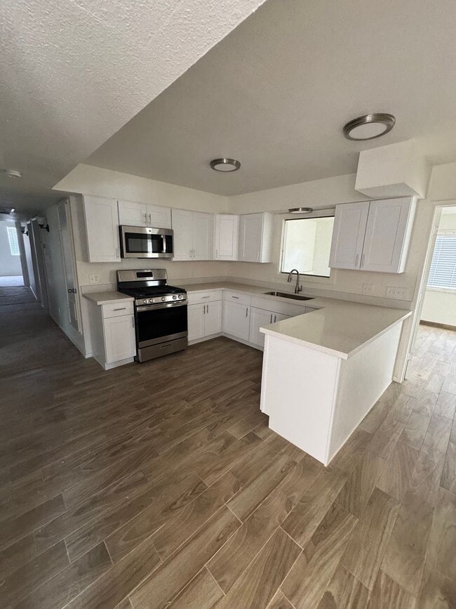 Foto del edificio - Beautiful Home in East Mesa