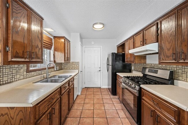 Foto del edificio - 7506 Glenhill Rd