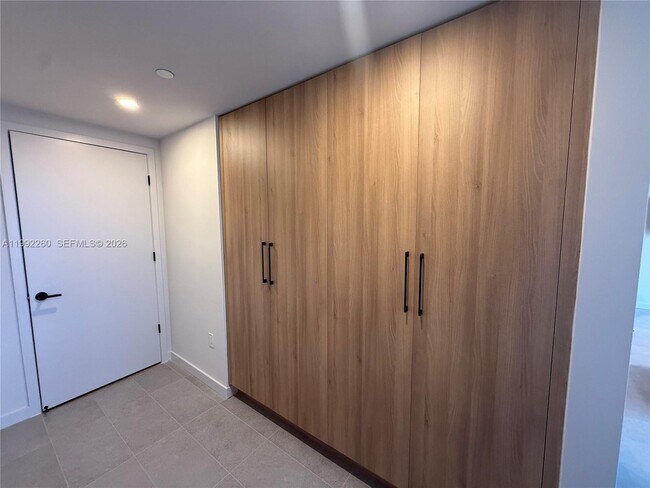 Foto del edificio - 121 NE 5th St