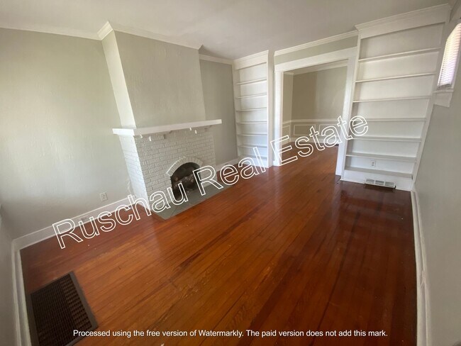 Building Photo - 2 Bed 1 Bath