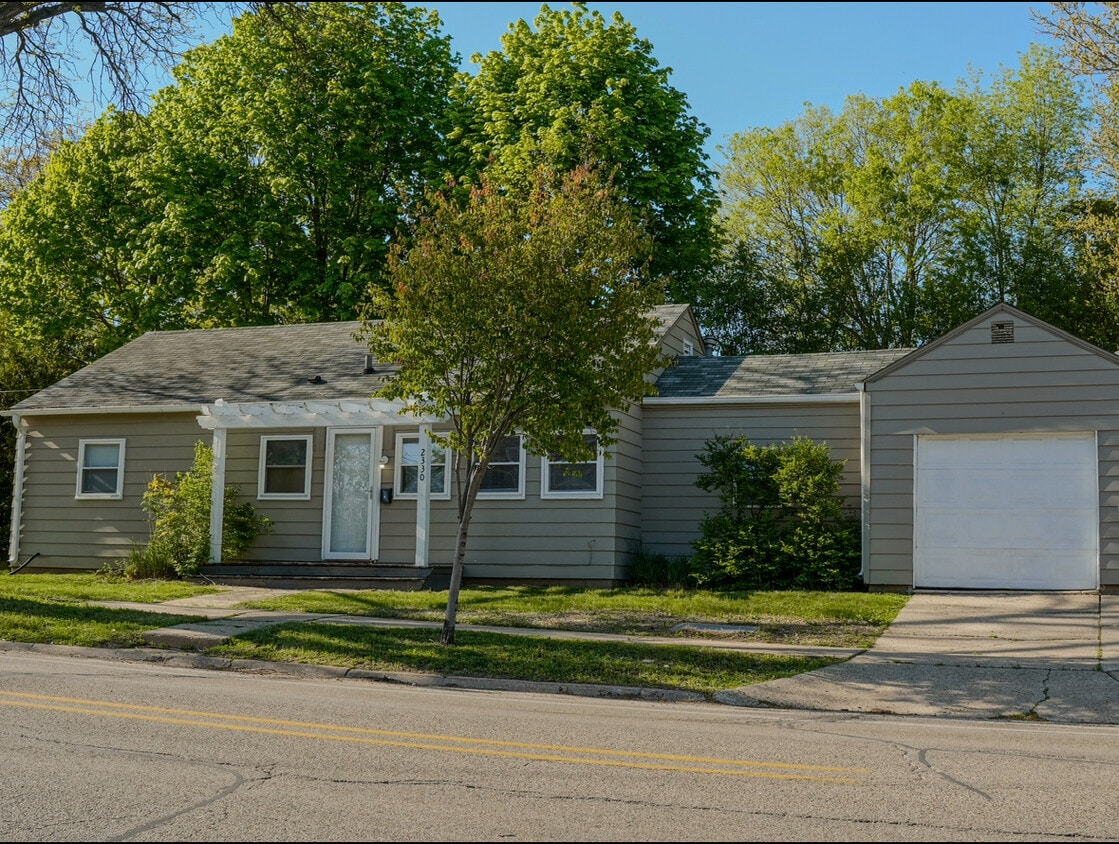 Primary Photo - 2330 Rural St