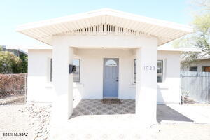 Building Photo - 1023 E Lee St